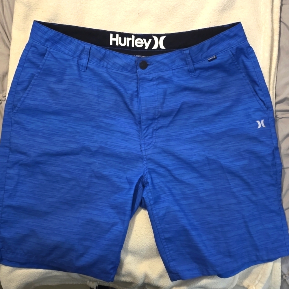 Mens size 38 Hurley light weight shorts